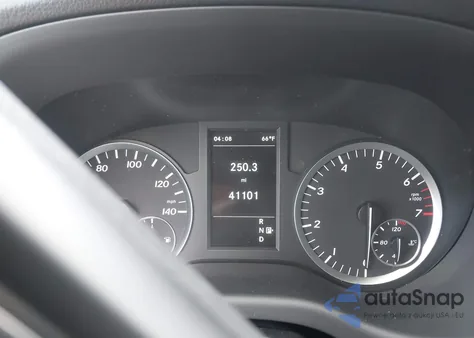 2018 Mercedes-Benz Metris из США, поврежденный, VIN WD4PG2EEXJ3378827